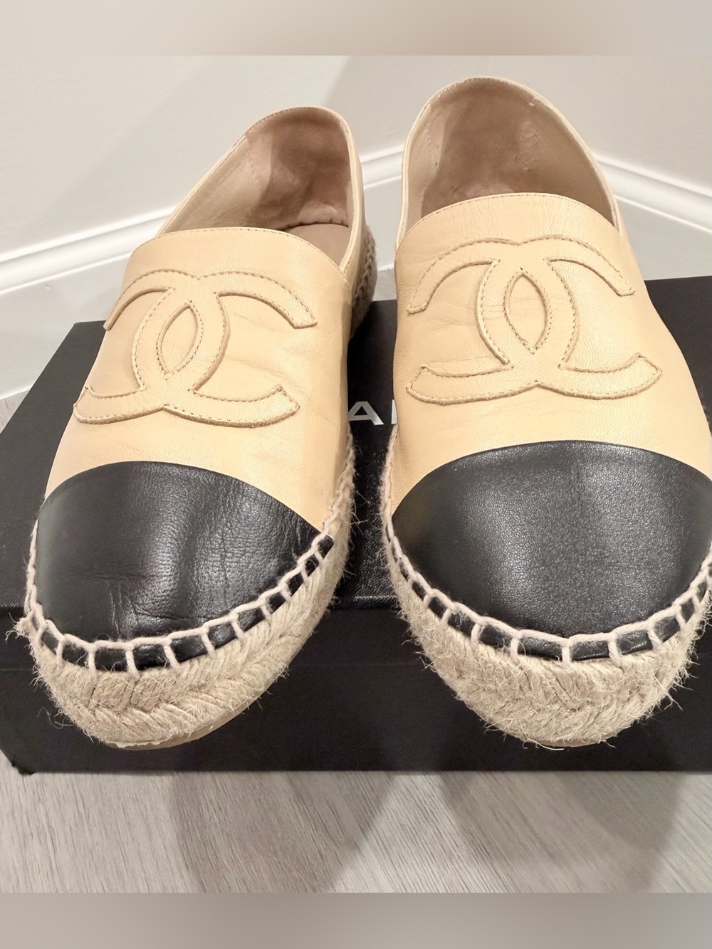 Chanel Classic CC Cap Toe Espadrille Lambskin Beige Black Size EU 39 - Picture 3 of 10
